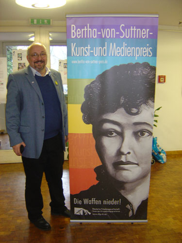 JG mit Bertha von Suttner Preisplakat